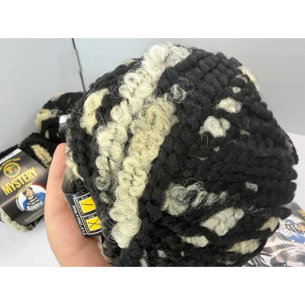 Lion‎ Brand Mystery Yarn Lot Of 12 Acrylic Wool Blend Black Pearl Bulky